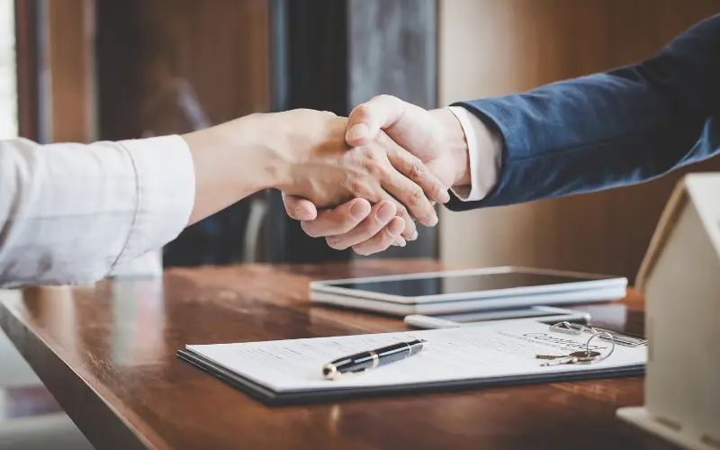 firma de contrato inmobiliario